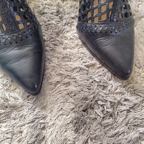 Schutz fishnet pointy toe chain buckle heel booties sz 8,5 - Picture 2 of 8